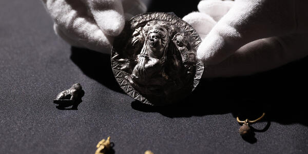 Archaeologists Find Grave of Aphrodite Priestess in Ancient Black Sea City